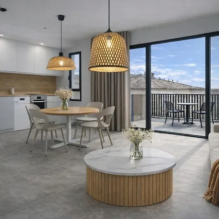 アパートホテル Flor