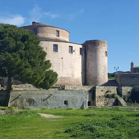 アパートホテル Flor