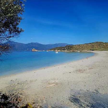 Flor アパートホテル