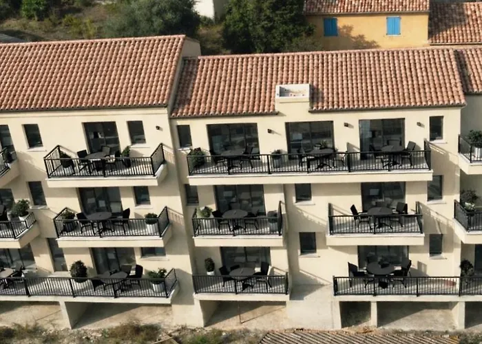 アパートホテル Flor 4*