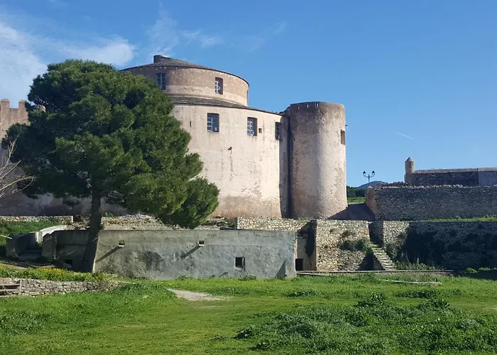 アパートホテル Flor