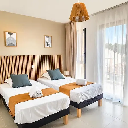 Flor Aparthotel 4*