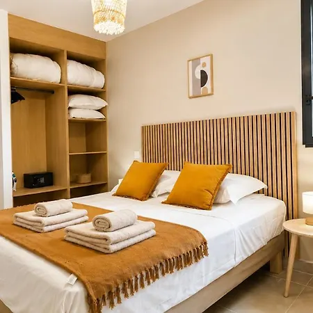 Flor Aparthotel 4*